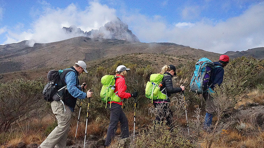 Read more about the article 4 DAYS MOUNT MERU CLIMBING